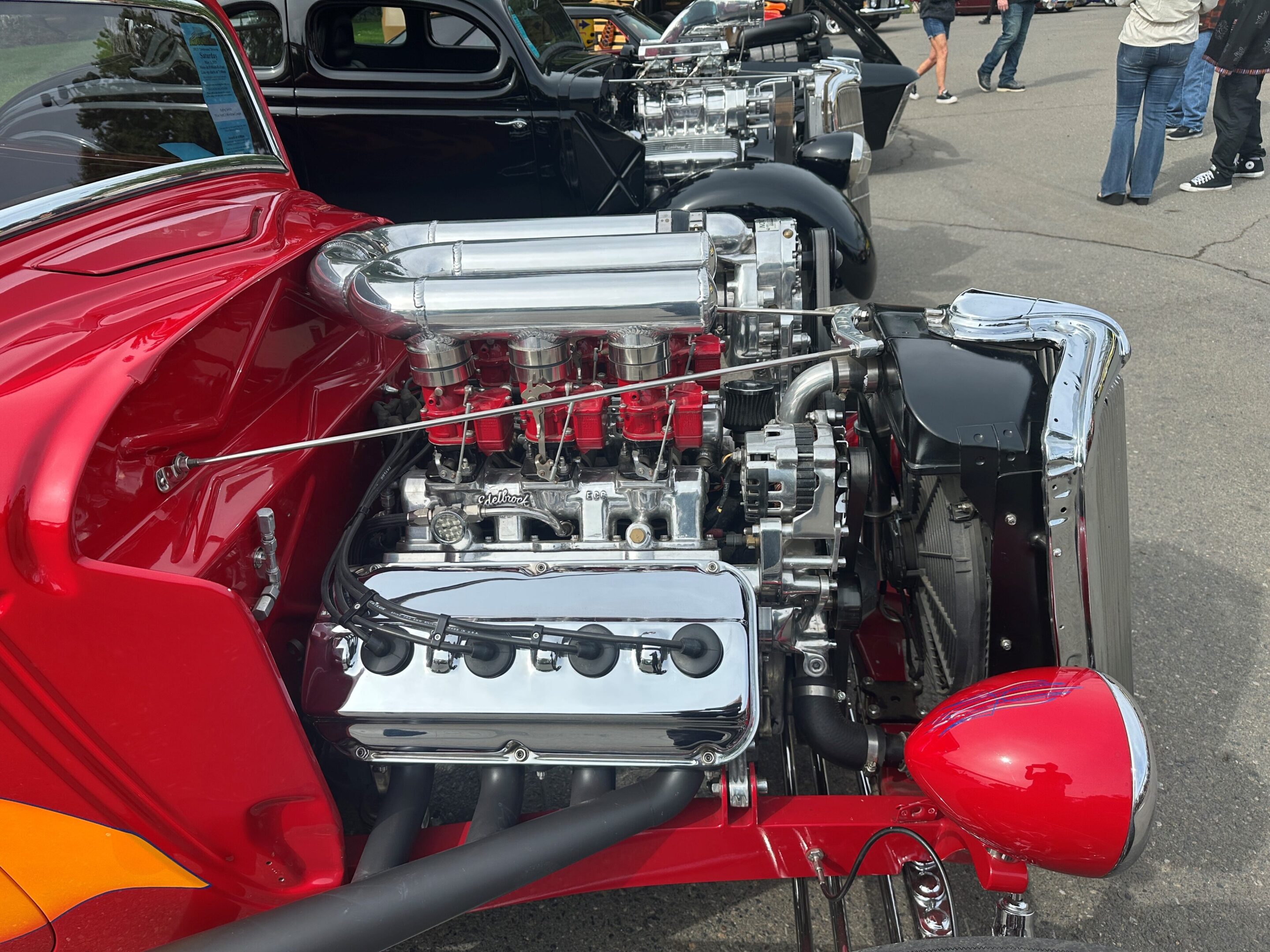 Hemi engine at sacramento auto rama